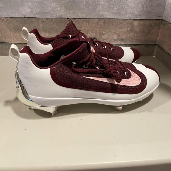 Bottom of deals baseball cleats